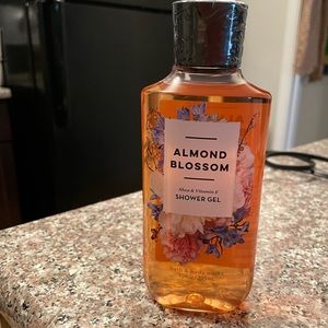NEW Bath and body Works Almond Blossom Shower Gel